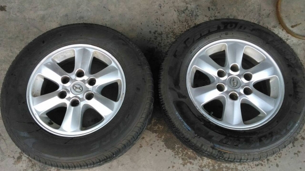 ล้อแม็ก6รู ใส่รถตู้โตโยต้าคอมมูเตอร์มา ขอบ16พร้อมยาง215/70/16 ปี15 ดอกเต็ม รถไม่ค่อยได้วิ่งครับ 4วง8000บาท TEL0890671028 อยู่ดอนเมือง ล้อแม็ก6รู ใส่รถตู้โตโยต้าคอมมูเตอร์มา ขอบ16พร้อมยาง215/70/16 ปี15 ดอกเต็ม รถไม่ค่อยได้วิ่งครับ 4วง8000บาท TEL0890671028 อยู่ดอนเมือง