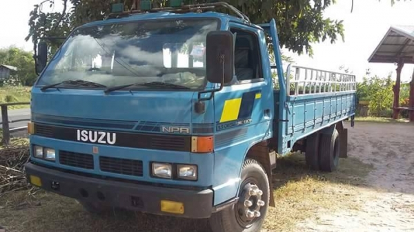 ขายรถ6ล้อ NPR115แรง ปี35 ยาว5เมตร เครื่องดีแคชซีสวย เอกสารพร้อมโอน สนใจโทร 090-8588220คุณนะ 093-3258446คุณบิว หรือเข้าดูสินค้าอื่นๆได้ที่ www.truck.in.th/498 หรือเพจFacebook ณรงค์ ซื้อขายรถมือสอง (เว็บไซต์ส่วนตัว) หรือFacebook คุณนะ รถบรรทุก