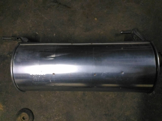 หม้อพัก ท่อไอเสีย รถตู้โตโยต้าคอมมูเตอร์ ยังใหม่ สภาพดี 1000บาทTEL0890671028 อยู่ดอนเมืองครับ IDline arnat1028