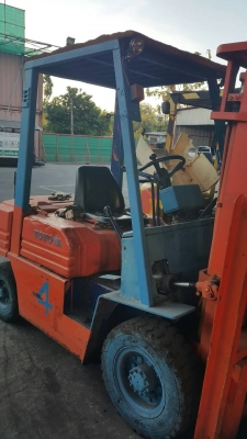 รถยก TOYOTA 2ต้น ดีเซล เกียร์ธรรมดา รถยก TOYOTA 2ต้น ดีเซล เกียร์ธรรมดา