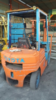 รถยก TOYOTA 2ต้น ดีเซล เกียร์ธรรมดา