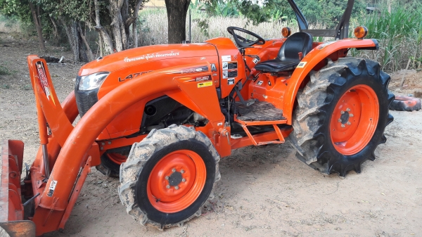 ขายรถไถL4708ใบมีดผาล4พร้อมใช้ครับ