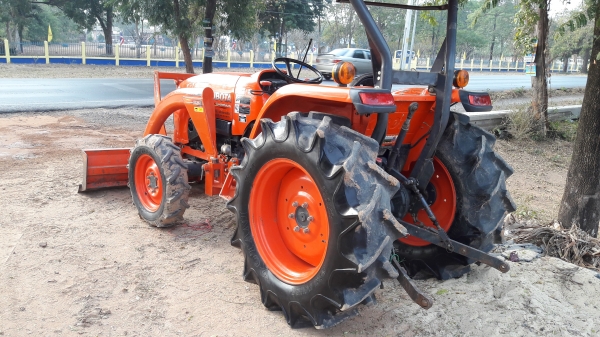 ขายรถไถL4708ใบมีดผาล4พร้อมใช้ครับ ขายรถไถL4708ใบมีดผาล4พร้อมใช้ครับ