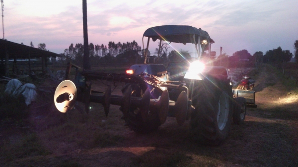 ขายฟอร์ด 77  แบบ  5600 ความแรง 78  แรงม้า  ใช้งานปกติ  เครื่อง  t3  เอกสารพร้อมโอน275000