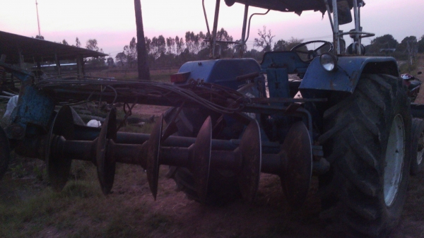 ขายฟอร์ด 77  แบบ  5600 ความแรง 78  แรงม้า  ใช้งานปกติ  เครื่อง  t3  เอกสารพร้อมโอน275000