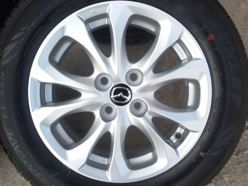 ขายล้อป้ายแดง Mazda2 SKYACTIV ขอบ 15   4 ล้อ