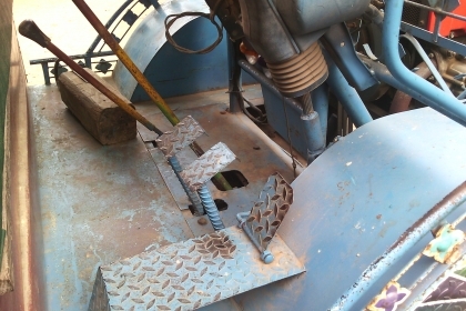 ขายอีแต๋นใหญ่  4 ล้อ เพลาลอยแอ๊ว เครื่อง RT 140 แหนบหนา คัสซีใหญ่ มีสโล  ทะเบียบพร้อม