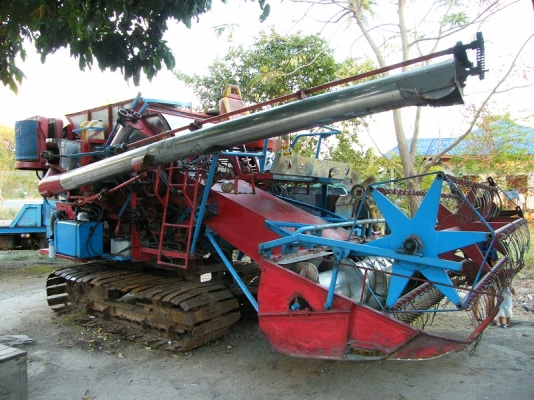 ขายรถเกี่ยวนวดข้าวเกษตรพัฒนา จ้าวช้างไวไฟ