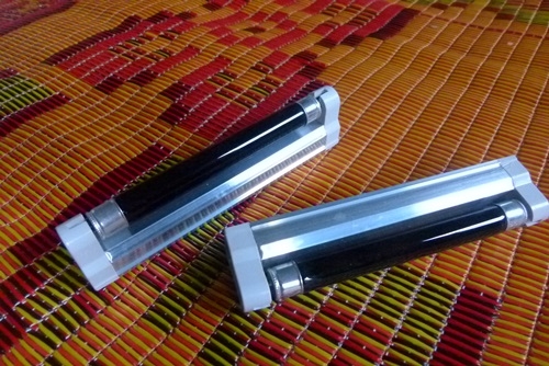 หลอดแบล็คไลท์  4 วัตต์    ยาว 6.5 นิ้ว   ( ตัวรางเป็นอลูมิเนียม )   1กล่อง มี 2ชุด   680 บาท.-