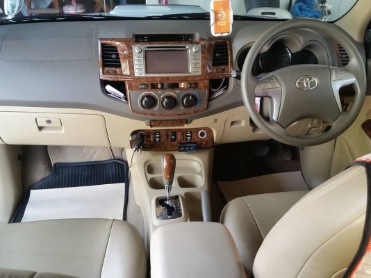 วีโก้แชมป์ 4ประตู พีรันเนอร์ ตัวG สีขาว ปี2012