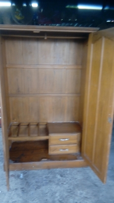 ตู้ไม้สัก