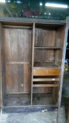 ตู้ไม้สักเก่า