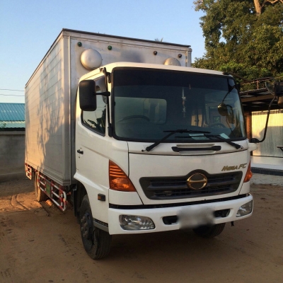 รถฮีโน่ 6 ล้อ ตู้แห้ง FC4J - 150 แรงม้า. ปี 51.   ( รถวิ่ง 29x,xxx กม. )     สนใจติดต่อ  081 - 6079515