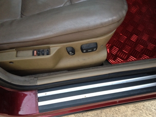 BMW 525i สภาพดีมือเดียว ยางใหม่สี่เส้น ติดแก๊สหัวฉีดประหยัดครับ