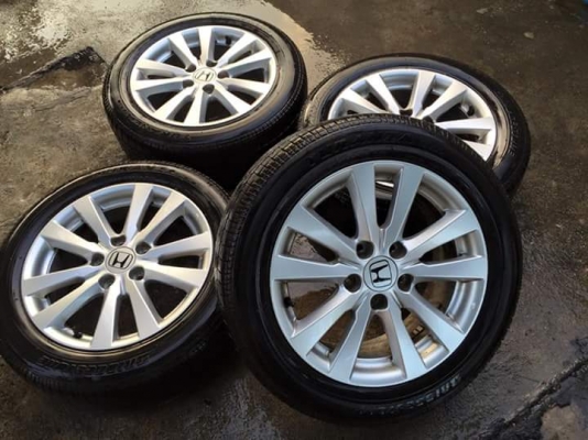 ขายล้อแม็กซีวิคขอบ16 ชุดละ 6,000 บาท ยางบริสโตนปี13 205/55/16 ดอกยางสวยๆ