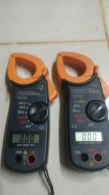 แคล้มป์มิเตอร์ดิจิตอล ยี่ห้อ KYORITSU จากญี่ปุ่น วัดความต้านทานได้ วัดแรงดันได้ และวัดกระแสได้สูงถึง 600 A. พร้อมซองเก็บ (มีสองตัว )