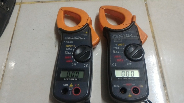 แคล้มป์มิเตอร์ดิจิตอล ยี่ห้อ KYORITSU จากญี่ปุ่น วัดความต้านทานได้ วัดแรงดันได้ และวัดกระแสได้สูงถึง 600 A. พร้อมซองเก็บ (มีสองตัว )
