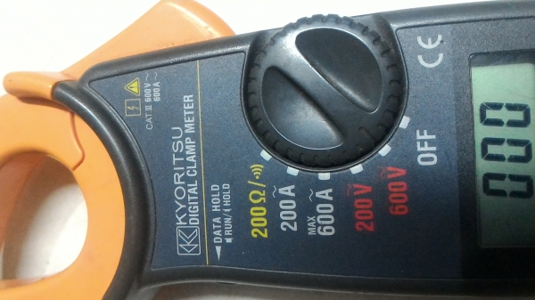 แคล้มป์มิเตอร์ดิจิตอล ยี่ห้อ KYORITSU จากญี่ปุ่น วัดความต้านทานได้ วัดแรงดันได้ และวัดกระแสได้สูงถึง 600 A. พร้อมซองเก็บ (มีสองตัว )