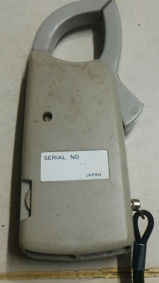 แคล้มป์มิเตอร์แบบเข็ม  ยี่ห้อ kaise จากญี่ปุ่น วัดความต้านทานได้ วัดแรงดันได้ และวัดกระแสได้สูงถึง 1200 A. พร้อมซองเก็บ