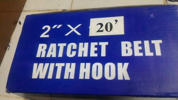 เครื่องมือสำหรับช่วยรัดสิ่งของ ใช้ได้กับหลังรถกะบะเวลาบรรทุกสิ่งของ หรือใช้ได้อเนกประสงค์ สายรัดทำด้วยไนล่อนคุณภาพดี คงทน ไม่ขาดง่าย สายรัดเป็นสีส้มมองเห็นได้ชัดเจน