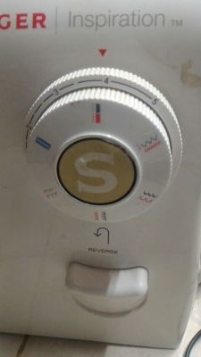 จักรเย็บผ้า SINGER กระเป๋าหิ้ว รุ่น Inspiration เย็บได้หลายรูปแบบรวมถึงรั่งดุม