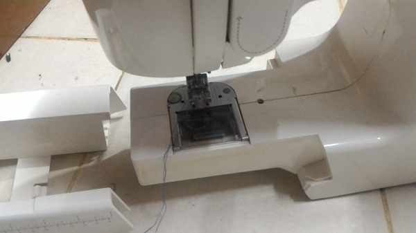 จักรเย็บผ้า SINGER กระเป๋าหิ้ว รุ่น Inspiration เย็บได้หลายรูปแบบรวมถึงรั่งดุม