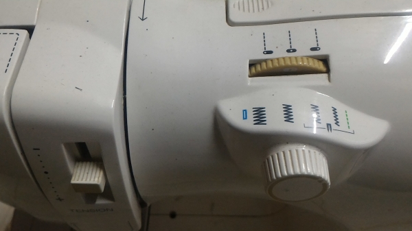 จักรเย็บผ้า SINGER กระเป๋าหิ้ว รุ่น Inspiration เย็บได้หลายรูปแบบรวมถึงรั่งดุม