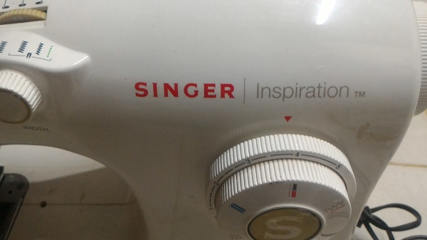 จักรเย็บผ้า SINGER กระเป๋าหิ้ว รุ่น Inspiration เย็บได้หลายรูปแบบรวมถึงรั่งดุม