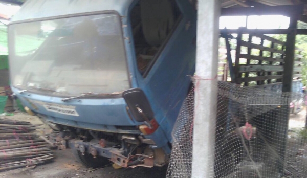 ISUZU NPR 115 HP 4BD1 รถบรรทุกหกล้อ กระบะเหล็กคอกไม้ความยาว 5 เมตรสภาพดีพร้อมบรรทุกได้เลย ช่วงล่างใหญ่ติด F หน้าหลัง เครื่องยนต์มีอ่อนบ้างเล็กน้อยครับ ภายในเก๋งคอนโซลครบ เกียร์ยาว พวงมาลัยธรรมดา ช่วงล่างคัชซีไม่แตกไม่บวม ยาง 8.25 ขอบ 16 สภาพดี เอกสารทะเบี ISUZU NPR 115 HP 4BD1 รถบรรทุกหกล้อ กระบะเหล็กคอกไม้ความยาว 5 เมตรสภาพดีพร้อมบรรทุกได้เลย ช่วงล่างใหญ่ติด F หน้าหลัง เครื่องยนต์มีอ่อนบ้างเล็กน้อยครับ ภายในเก๋งคอนโซลครบ เกียร์ยาว พวงมาลัยธรรมดา ช่วงล่างคัชซีไม่แตกไม่บวม ยาง 8.25 ขอบ 16 สภาพดี เอกสารทะเบี