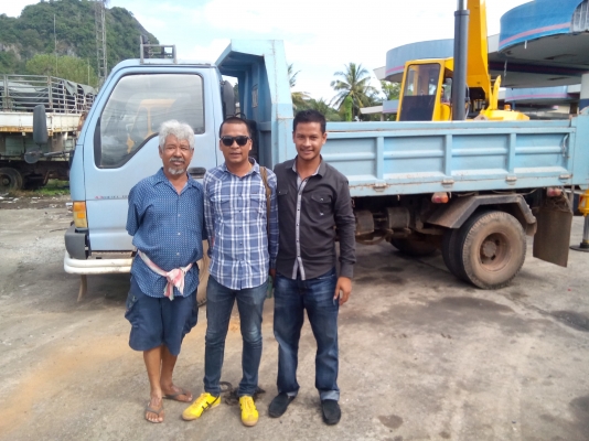 (ปิดการขายแล้วคับไป เมืองอุบล )รถ 6 ล้อ NPR 120  แรงม้า (รถห้างแท้) ... ปี  44   พร้อมใช้งาน เล่มพร้อม....