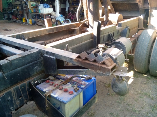 (ปิดการขายแล้วคับไป เมืองอุบล )รถ 6 ล้อ NPR 120  แรงม้า (รถห้างแท้) ... ปี  44   พร้อมใช้งาน เล่มพร้อม....