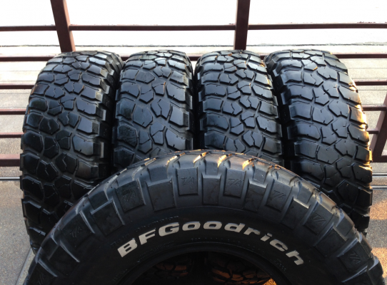 ยาง Mud BF goodrich KM2 255 85 16 พร้อมใช้งาน ราคาไม่แพง