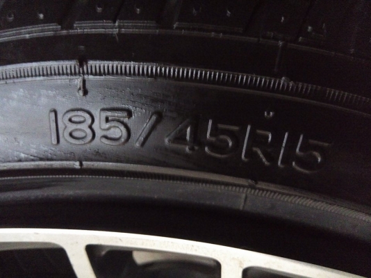 แม็ก BBS ขอบ 15 กว้าง 8 ออฟ 25 พร้อมยางปลิ้นๆ แนวๆ ราคา 8500