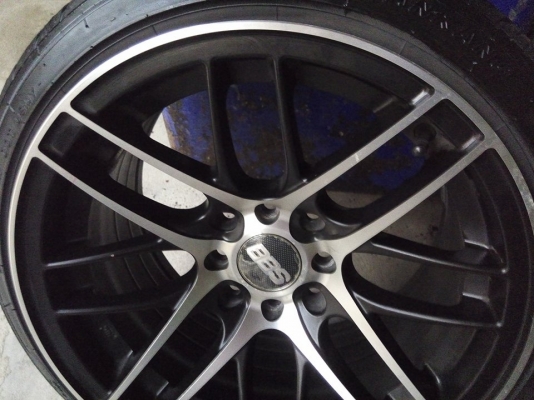 แม็ก BBS ขอบ 15 กว้าง 8 ออฟ 25 พร้อมยางปลิ้นๆ แนวๆ ราคา 8500