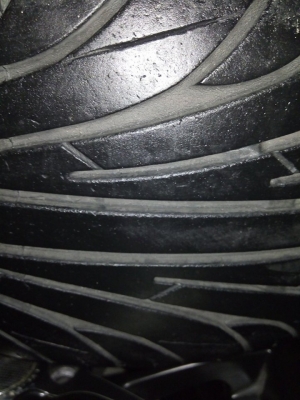 แม็ก BBS ขอบ 15 กว้าง 8 ออฟ 25 พร้อมยางปลิ้นๆ แนวๆ ราคา 8500