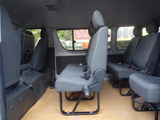 โทร 0922726669 คุณตันหยงรถตู้เบสมือสองฝั่งธน TOYOTA COMMUTER 2.5 D4D ปี 2012 เดิมๆ เบาะกำมะหยี่ 4 แถว ราคา 819000 บาท