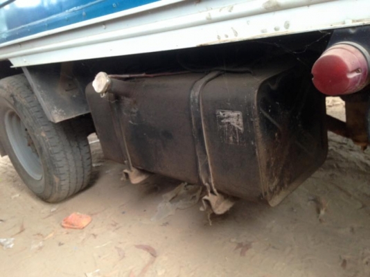 ขาย NKR88. เกียรสั้น  ห้างแท้ ปี37 เครื่องดี. คัสชีสวย. ภายในขาดฝาเก๊. หัวสวย. ตู้ดี เอกสารพร้อมโอน ม79 ราคา170000. ต่อรอง สนใจ0930693225