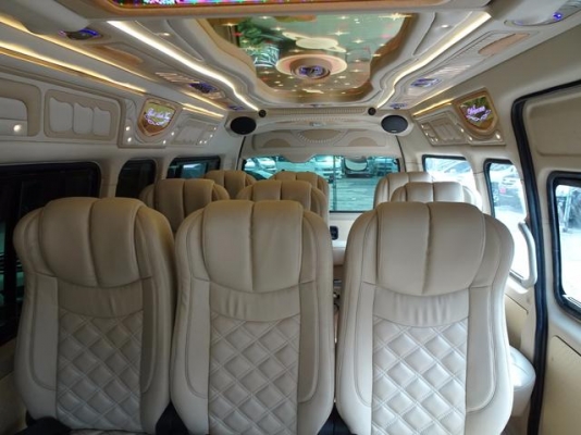 โทร 0922726669 คุณตันหยง รถตู้เบสมือสองฝั่งธน แต่งเต็ม VIP. TOYOTA COMMUTER 2.5D4D MT ปี2013 ราคา 1049000 บาท