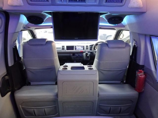 โทร 0922726669 คุณตันหยงรถตู้เบสมือสองฝั่งธนฯ ตู้ดีเซลล์แต่งเต็มVIP. TOYOTA COMMUTER 2.5 D4D ปี 2012 แต่งวีไอพี ราคา 899000 บาท