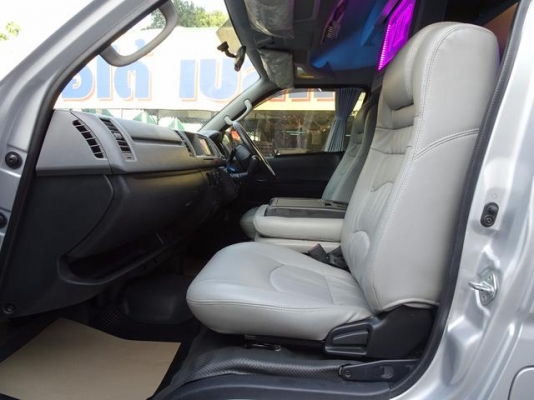 โทร 0922726669 คุณตันหยงรถตู้เบสมือสองฝั่งธนฯ ตู้ดีเซลล์แต่งเต็มVIP. TOYOTA COMMUTER 2.5 D4D ปี 2012 แต่งวีไอพี ราคา 899000 บาท