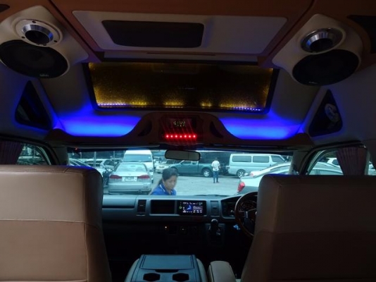 โทร 0922726669 คุณตันหยงรถตู้เบสมือสองฝั่งธนฯ TOYOTA COMMUTER 2.5 D4D ปี 2013 แต่งวีไอพี แอร์บัส เบาะ 3 แถว