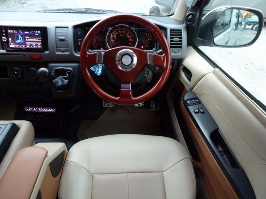 โทร 0922726669 คุณตันหยงรถตู้เบสมือสองฝั่งธนฯ TOYOTA COMMUTER 2.5 D4D ปี 2013 แต่งวีไอพี แอร์บัส เบาะ 3 แถว