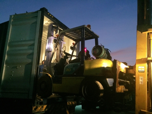 -:-*&bull;*ข า ย ร ถ ย ก นำ เ ข้ า*&bull;*-:-KOMATSU FG30-12 เสาสูง4เมตร  งาหนีบแบน เบนซิล+แก๊ส สนใจติดต่อ083-062-0223(ปอนด์)