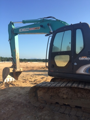 ขายรถแบคโฮ KOBELCO SK200-8 YN12-T6570 super X ไมล์ 5116 ชม.ราคา 2500000