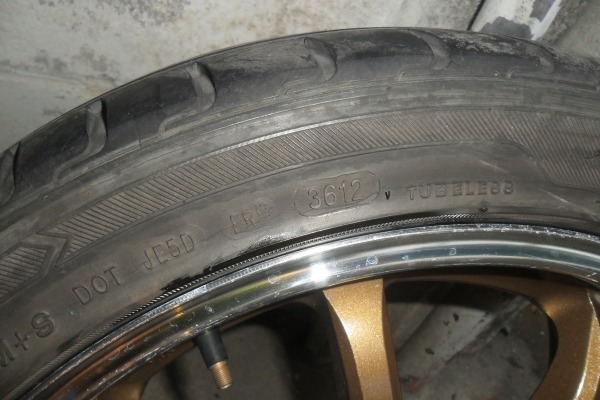 ล้อแม็ก17นิ้ว4รู100/114 พร้อมยาง สวยๆ 4 ล้อ ราคา 6750 บาท