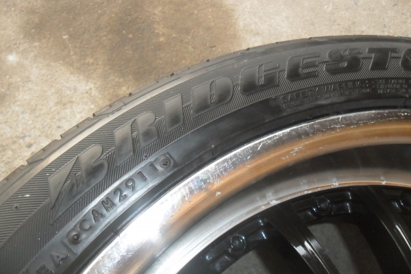 ล้อแม็ก20นิ้ว6รู พร้อมยาง สวยๆ 4 ล้อ ราคา 10700 บาท