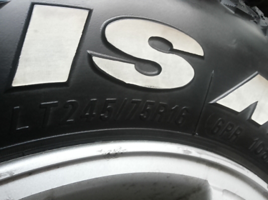 ยาง MUD MAXSIS 764 245 75 16 ปี13 สภาพเหมือนใหม่