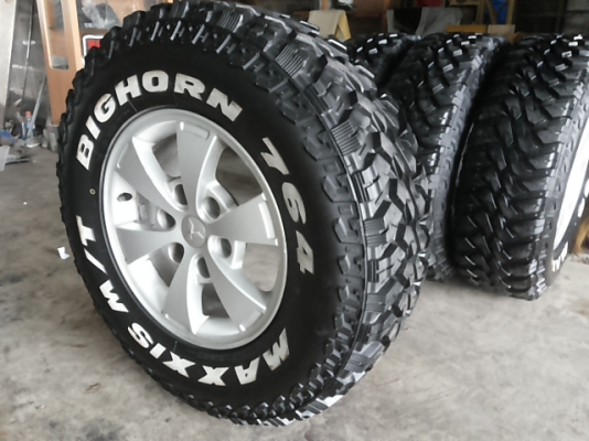 ยาง MUD MAXSIS 764 245 75 16 ปี13 สภาพเหมือนใหม่