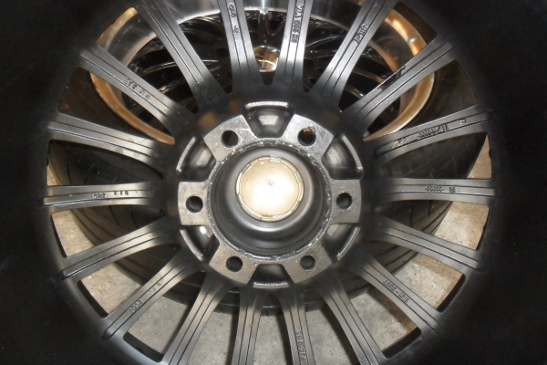 ล้อแม็ก20นิ้ว6รุ พร้อมยาง สวยๆ 4 ล้อ ราคา 10700 บาท ล้อแม็ก20นิ้ว6รุ พร้อมยาง สวยๆ 4 ล้อ ราคา 10700 บาท