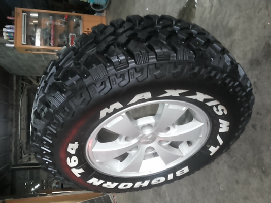 ยาง MUD MAXSIS 764 245 75 16 ปี13 สภาพเหมือนใหม่